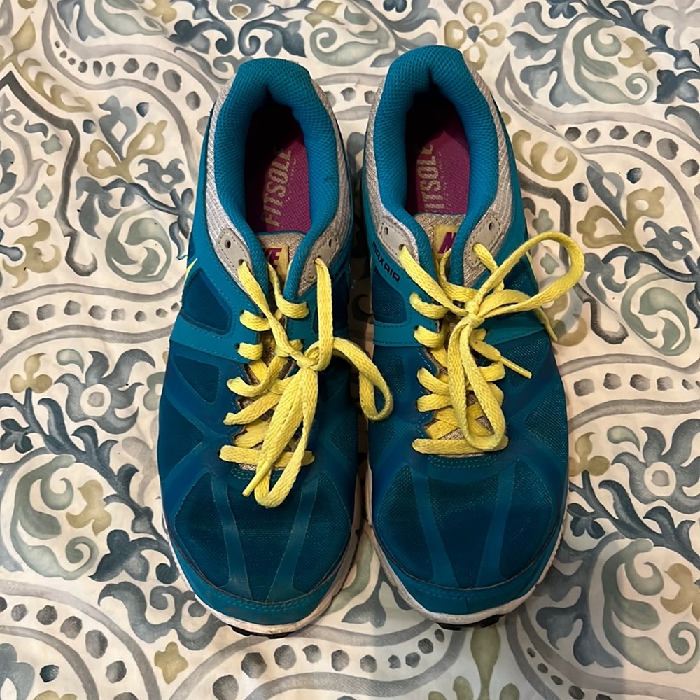 Nike gym shoes
